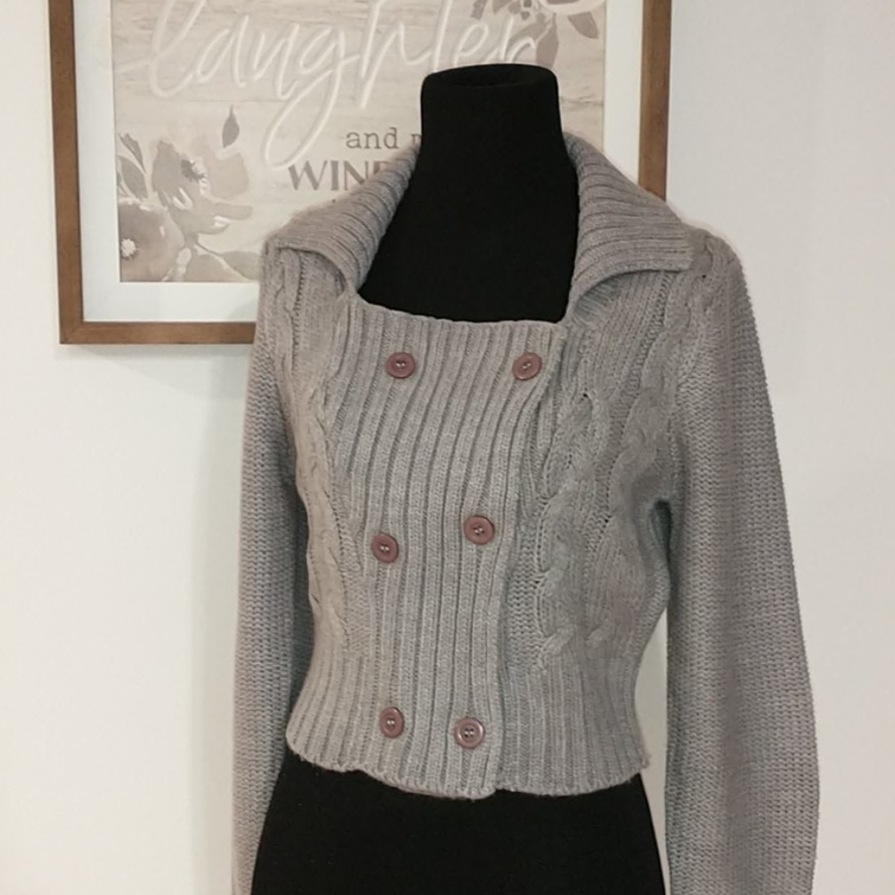 H & M Cable Knit Crop Sweater - Picture 4 of 8